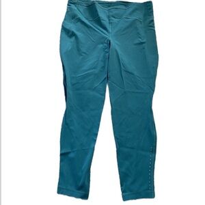 NWOT Lululemon Swift Speed High-Rise Tight 28"
Teal Lagoon size 18